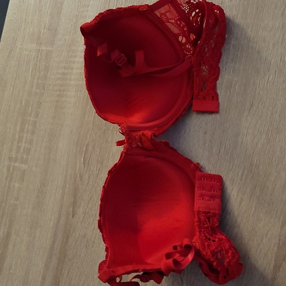 GORGEOUS Red Push Up Bra - Picture 4 of 8